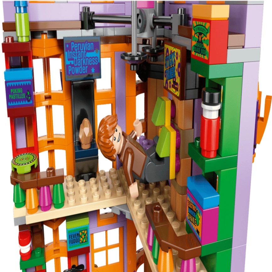 Конструктор LEGO Harry Potter Diagon Alley: Weasleys' Wizard Wheezes 76422 фото 4